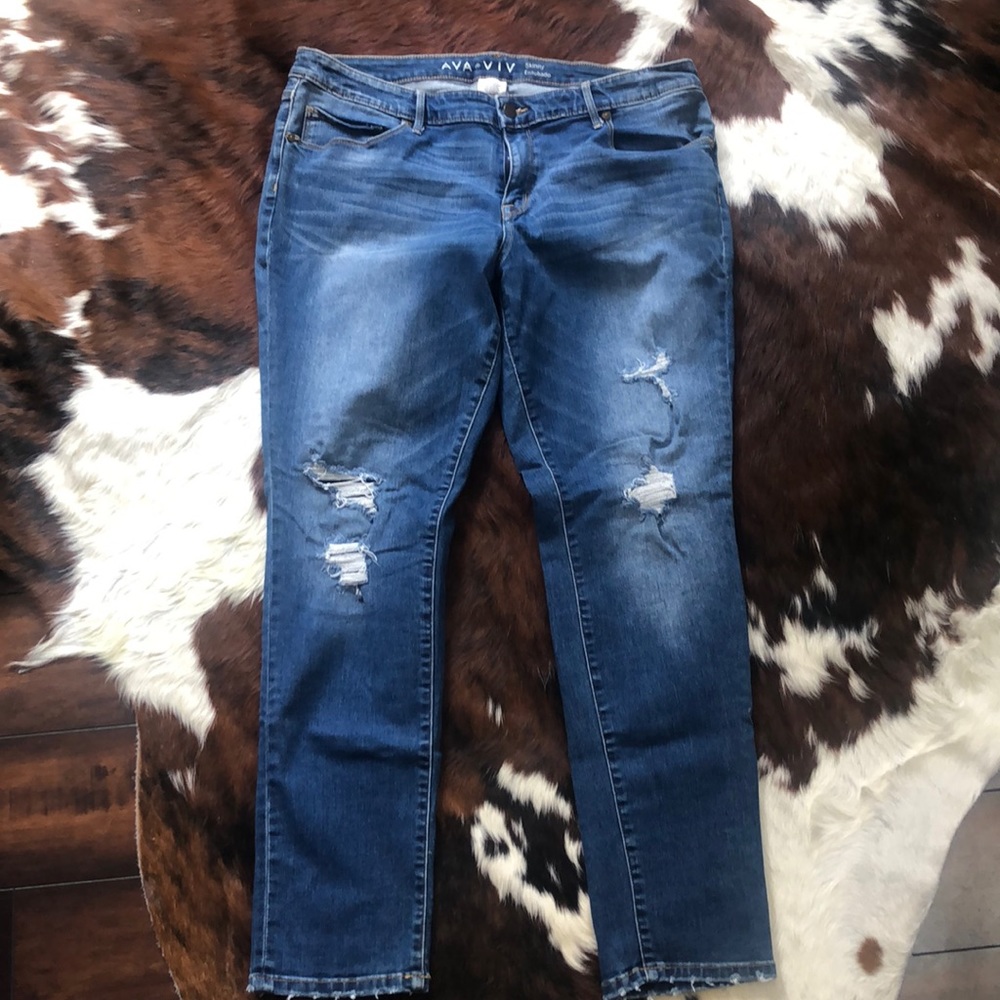 Bundle 2 get 1 free all jeans!